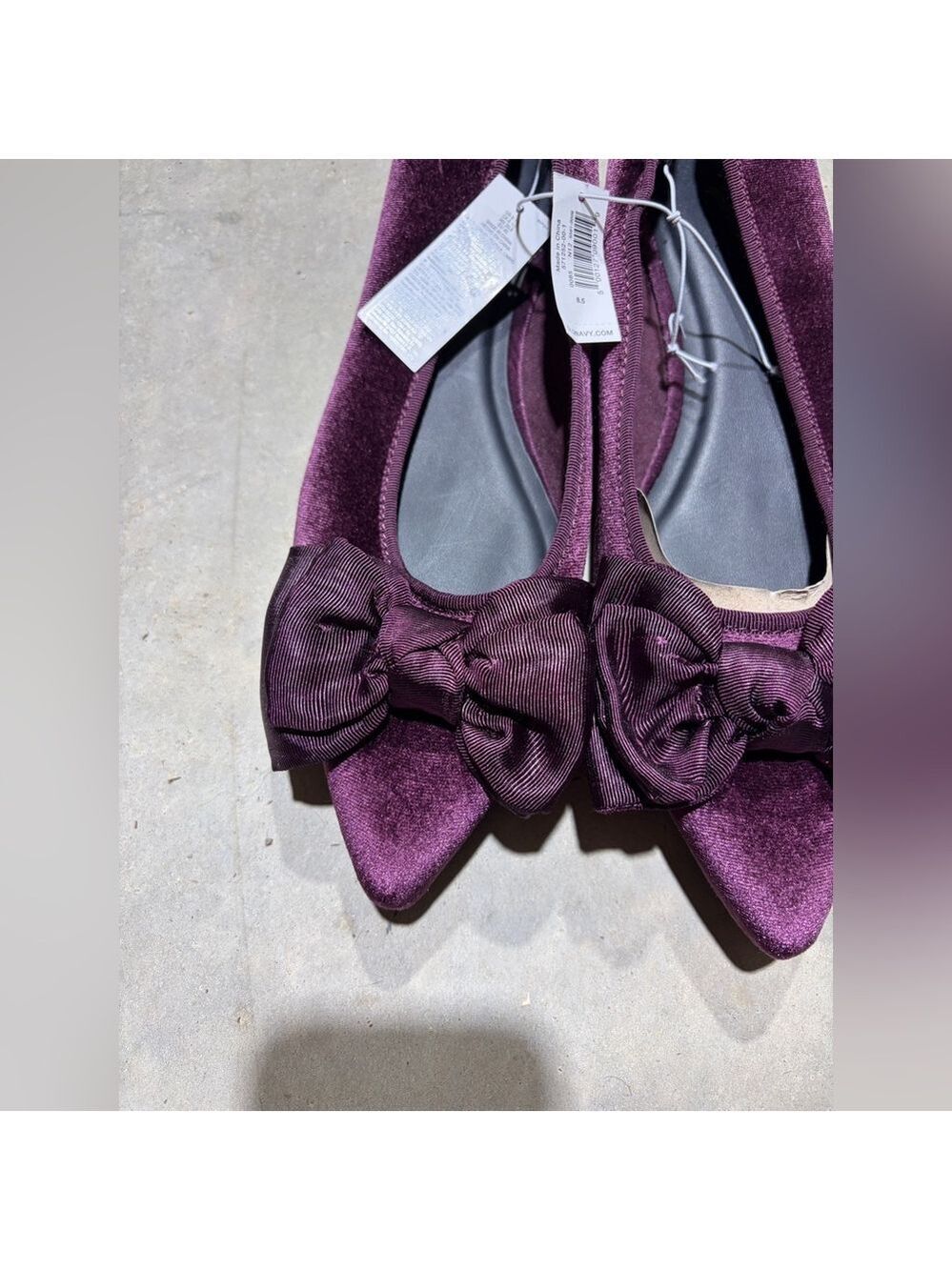 Old Navy Christmas Holidays Velvet Pointed-Toe Bow Ballet Flats NWT 8.5 Formal - Picture 7 of 8